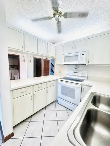 604 Se Castle Court Port Saint Lucie FL 34952