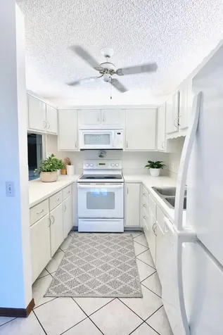 604 Se Castle Court Port Saint Lucie FL 34952