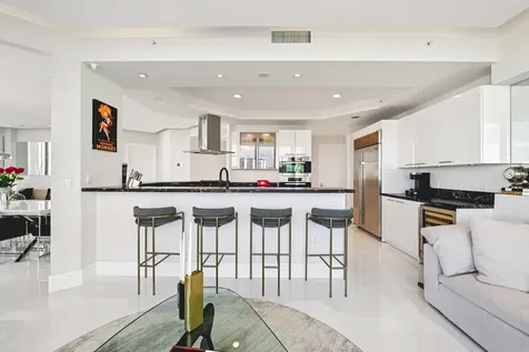 4100 Island Boulevard Aventura FL 33160