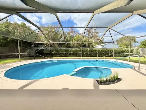 14 Se Paddock Circle Jupiter FL 33469