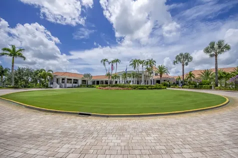 10525 La Strada West Palm Beach FL 33412