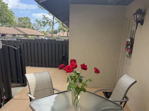 542 Shady Pine Way Greenacres FL 33415