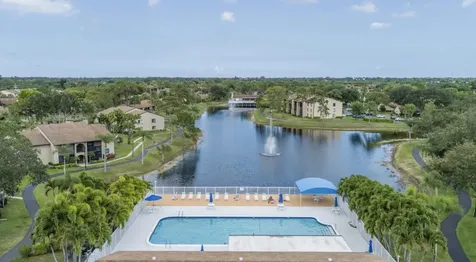 542 Shady Pine Way Greenacres FL 33415
