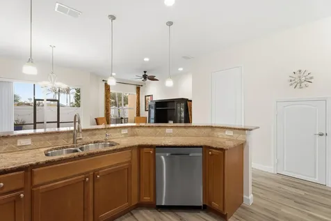 6145 Nw Helmsdale Way Port Saint Lucie FL 34983