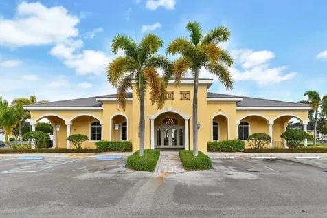 6145 Nw Helmsdale Way Port Saint Lucie FL 34983