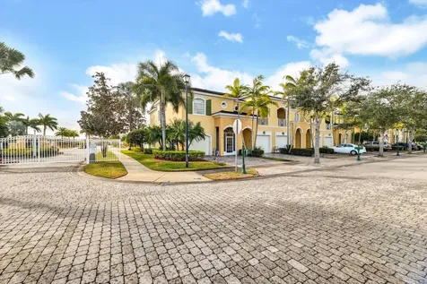 6145 Nw Helmsdale Way Port Saint Lucie FL 34983
