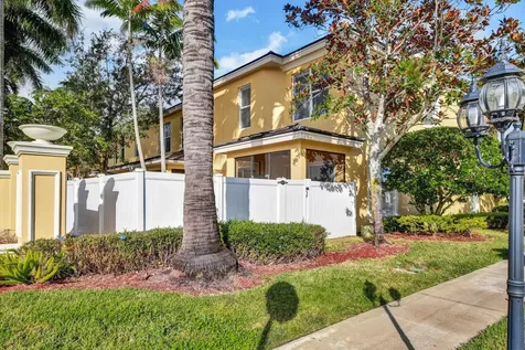 6145 Nw Helmsdale Way Port Saint Lucie FL 34983