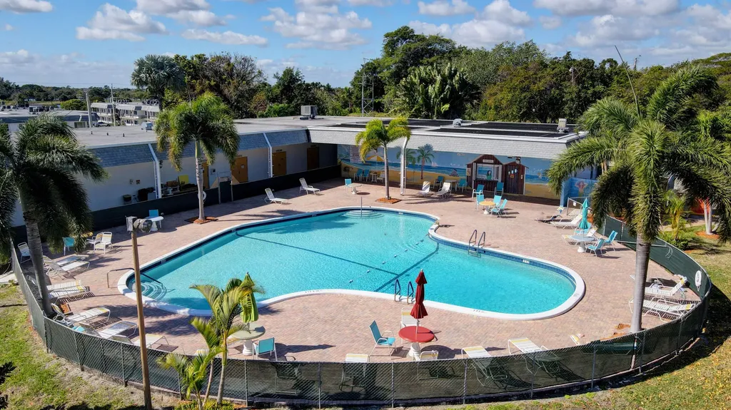 2840 Cynthia Lane Lake Worth Beach FL 33461