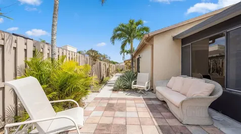5871 Mirror Lakes Boulevard Boynton Beach FL 33472