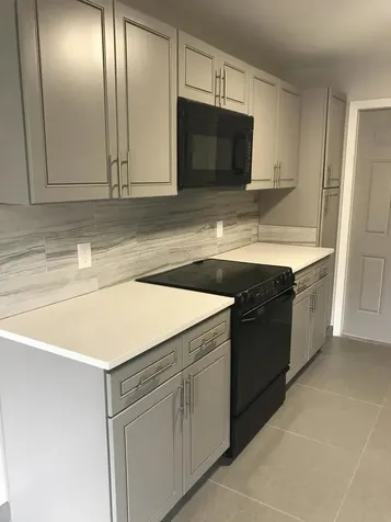 142 SW 8th Avenue Delray Beach FL 33444