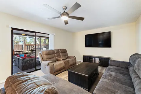402 Se Castle Court Port Saint Lucie FL 34952