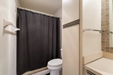 402 Se Castle Court Port Saint Lucie FL 34952