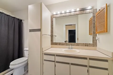 402 Se Castle Court Port Saint Lucie FL 34952