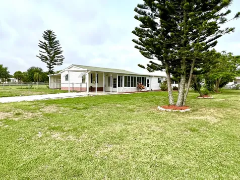 1303 Jordan Loop Okeechobee FL 34974