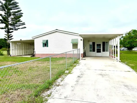 1303 Jordan Loop Okeechobee FL 34974