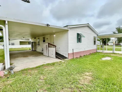 1303 Jordan Loop Okeechobee FL 34974