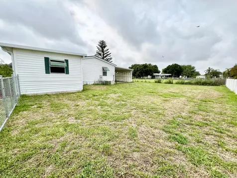 1303 Jordan Loop Okeechobee FL 34974