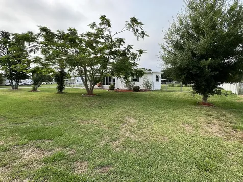 1303 Jordan Loop Okeechobee FL 34974