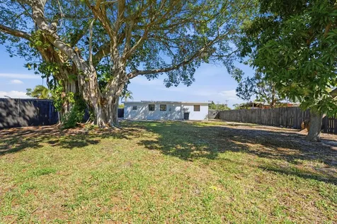 5620 Calico Road West Palm Beach FL 33415