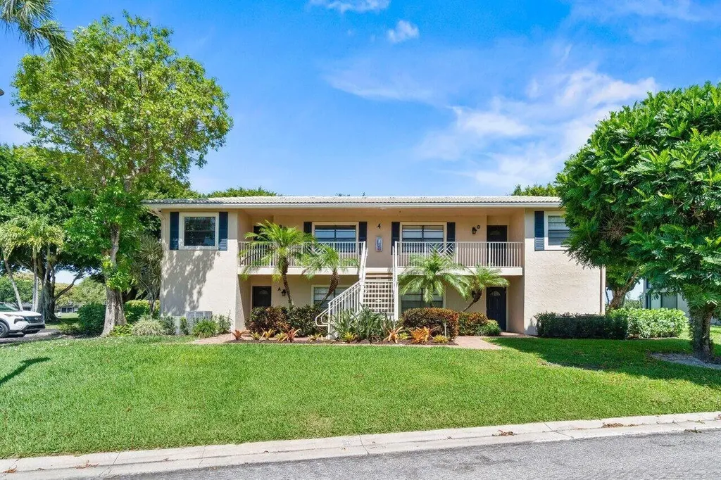 4 Stratford Drive Boynton Beach FL 33436