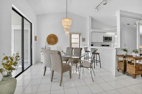 10279 N Circle Lake Drive Boynton Beach FL 33437