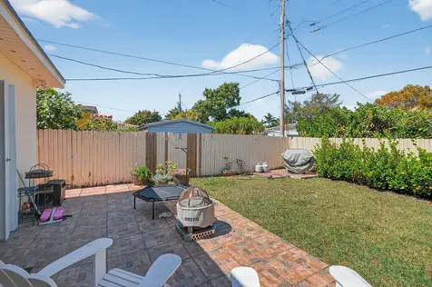 6091 Sw 12th Street West Miami FL 33144
