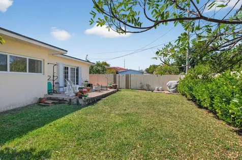 6091 Sw 12th Street West Miami FL 33144