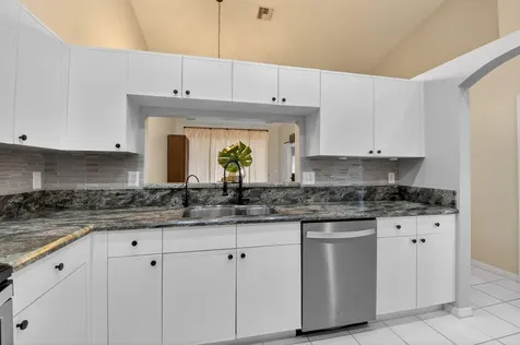 8298 Via Di Veneto Boca Raton FL 33496