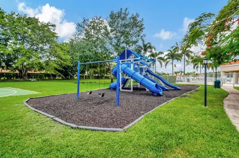 8298 Via Di Veneto Boca Raton FL 33496