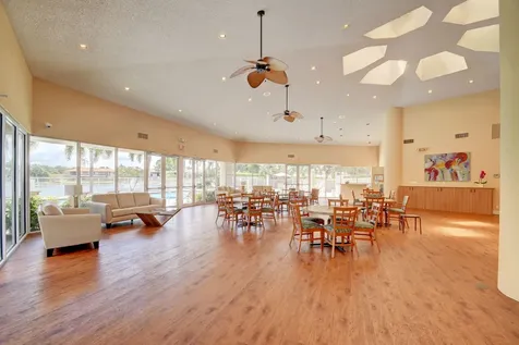 8298 Via Di Veneto Boca Raton FL 33496