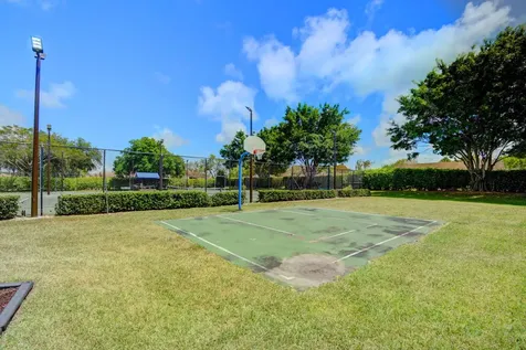8298 Via Di Veneto Boca Raton FL 33496