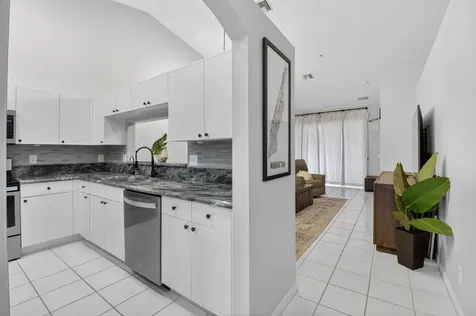 8298 Via Di Veneto Boca Raton FL 33496