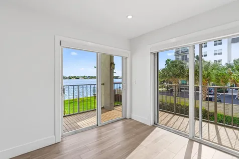 1206 S Lake Drive Lantana FL 33462