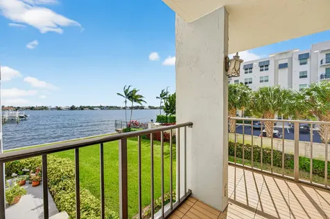 1206 S Lake Drive Lantana FL 33462