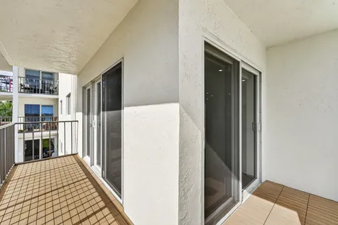 1206 S Lake Drive Lantana FL 33462