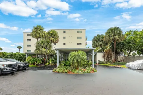 1206 S Lake Drive Lantana FL 33462
