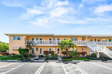 2121 NE 1st Court Boynton Beach FL 33435