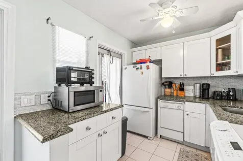 2121 NE 1st Court Boynton Beach FL 33435