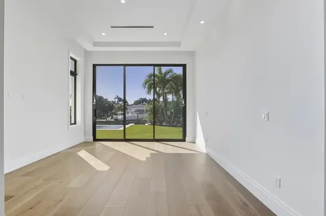 2442 Bay Circle Palm Beach Gardens FL 33410