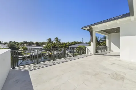 2442 Bay Circle Palm Beach Gardens FL 33410