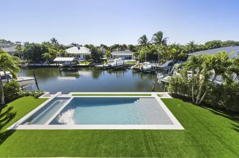 2442 Bay Circle Palm Beach Gardens FL 33410