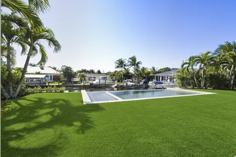 2442 Bay Circle Palm Beach Gardens FL 33410