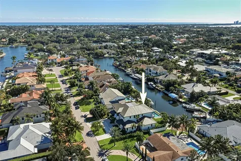 2442 Bay Circle Palm Beach Gardens FL 33410