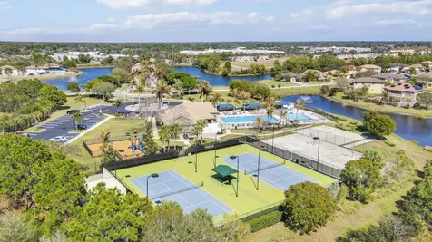 2007 Sw Jamesport Drive Drive Port Saint Lucie FL 34953