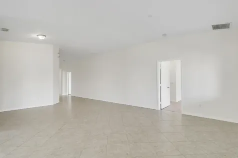 2007 Sw Jamesport Drive Drive Port Saint Lucie FL 34953