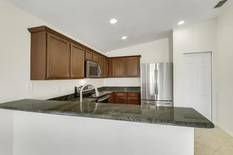 2007 Sw Jamesport Drive Drive Port Saint Lucie FL 34953