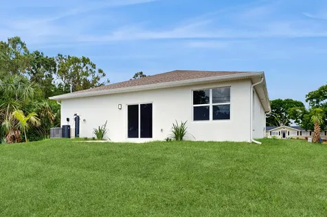 8516 102nd Court Vero Beach FL 32967