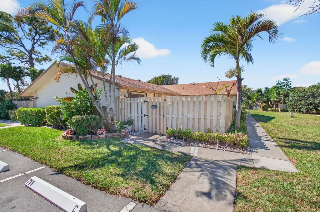 714 Nw 27th Avenue Delray Beach FL 33445