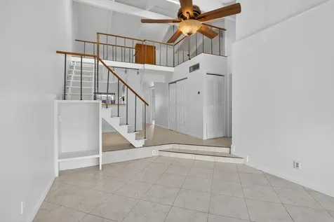 8042 Sw 21st Place Davie FL 33324