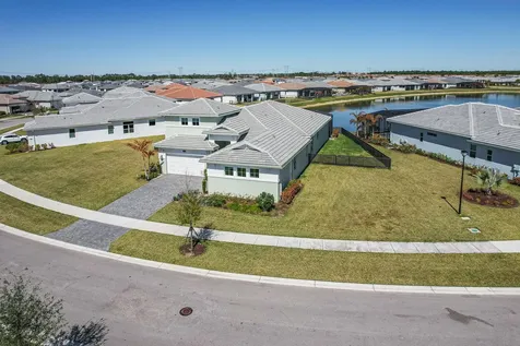 8538 Sw Cantante Way Port Saint Lucie FL 34987